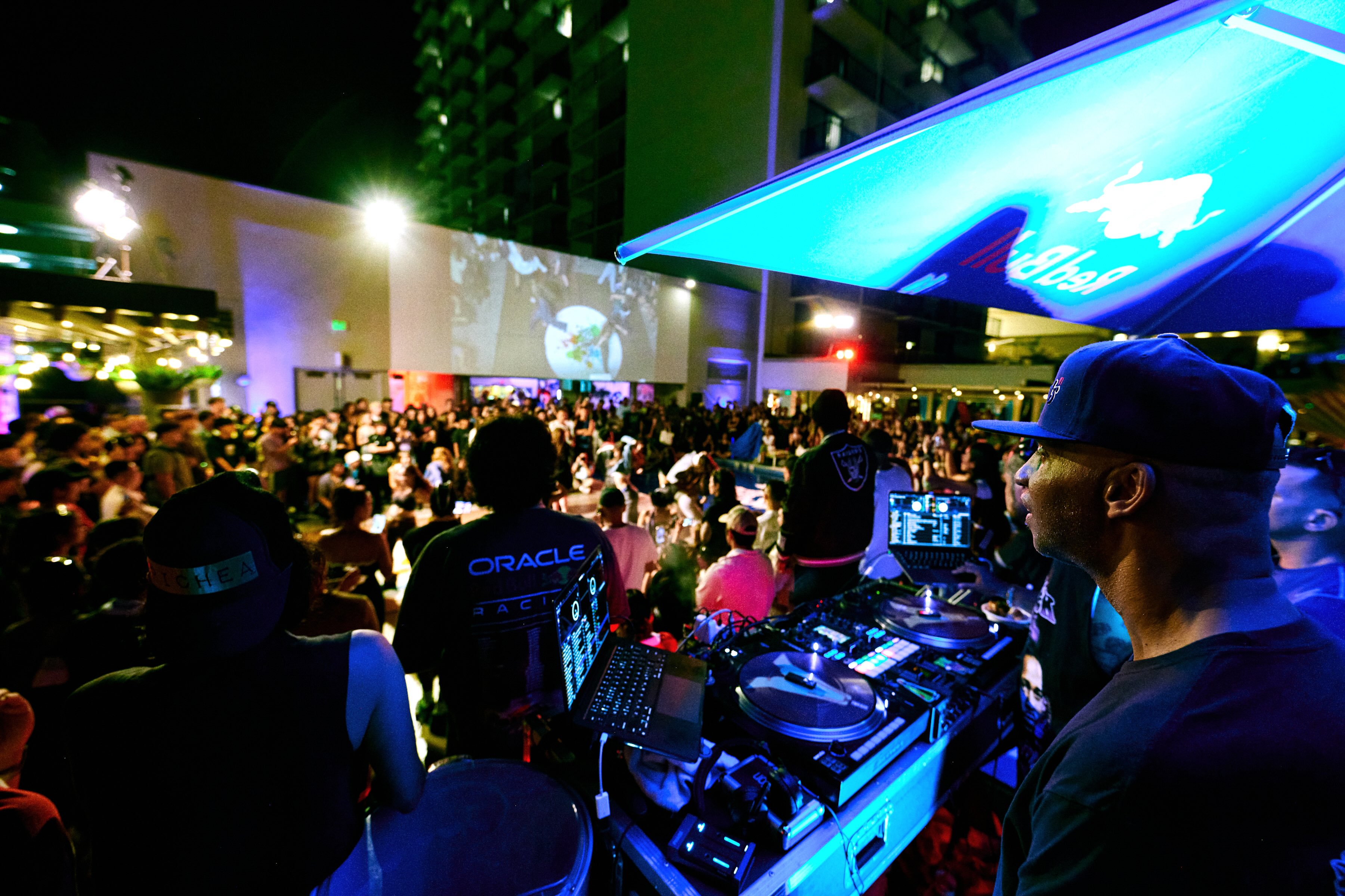 DJ Leanskee event photo 02